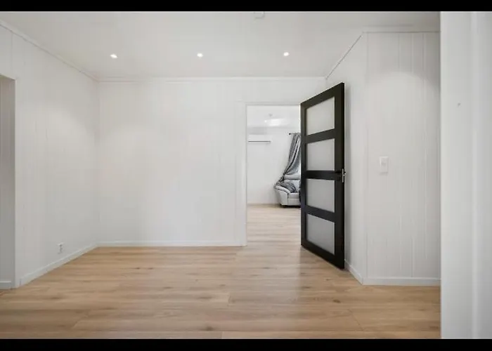 Et Fint Og Stort Enebolig Sentralt I Voss!